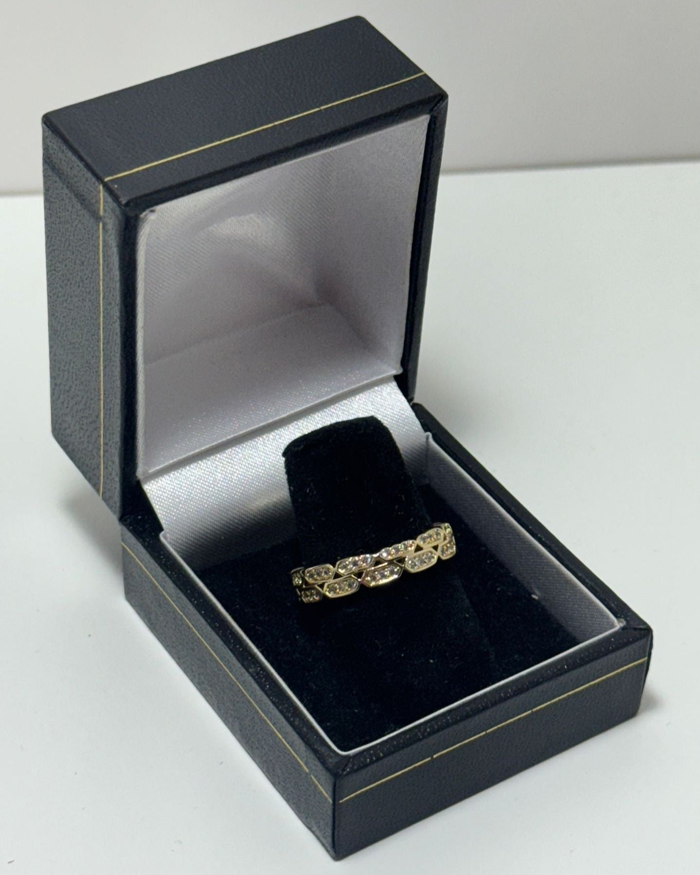 Banda Cuadritos Anillo Cover Gold