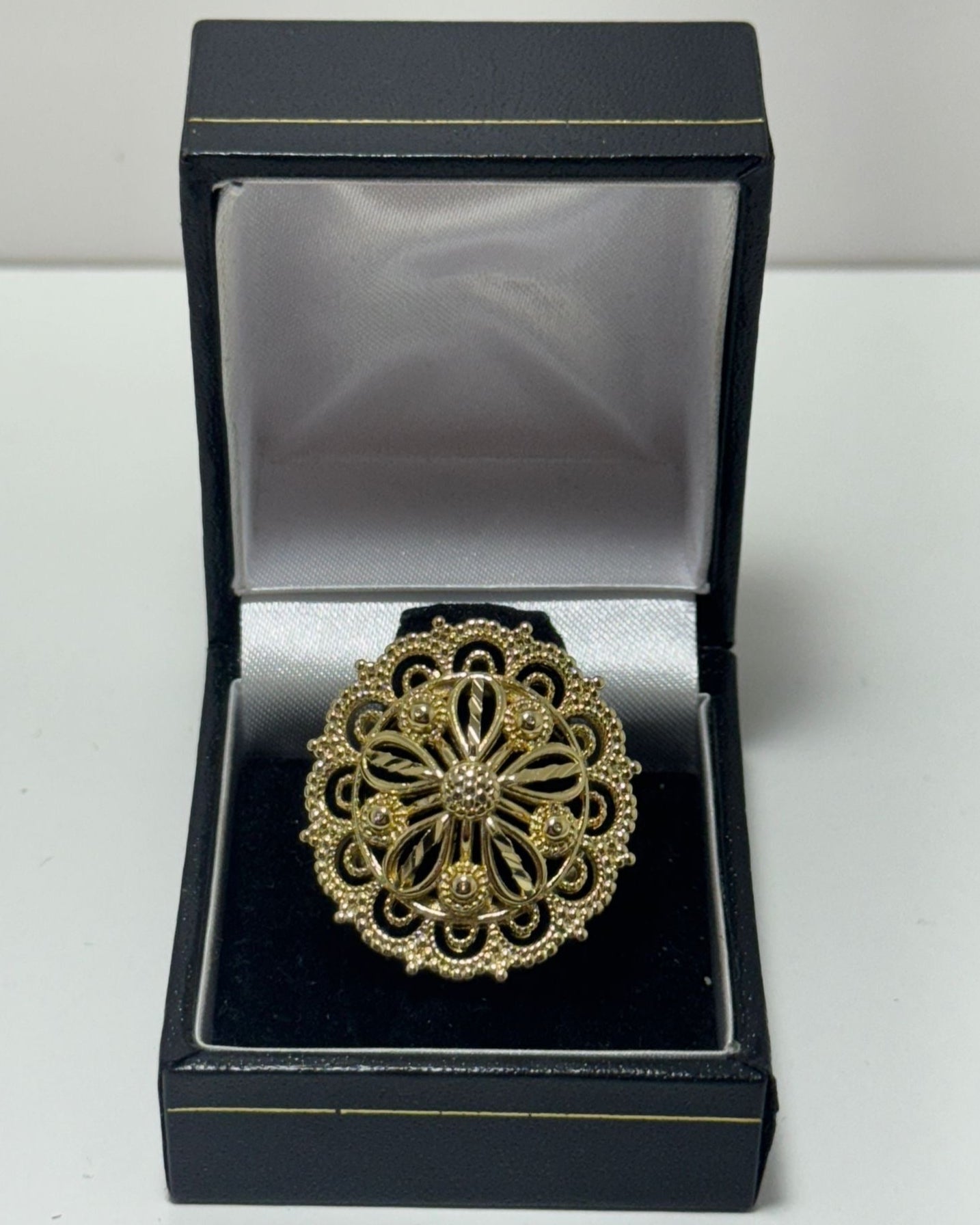 Domo Elegante Anillo Cóctel Cover Gold