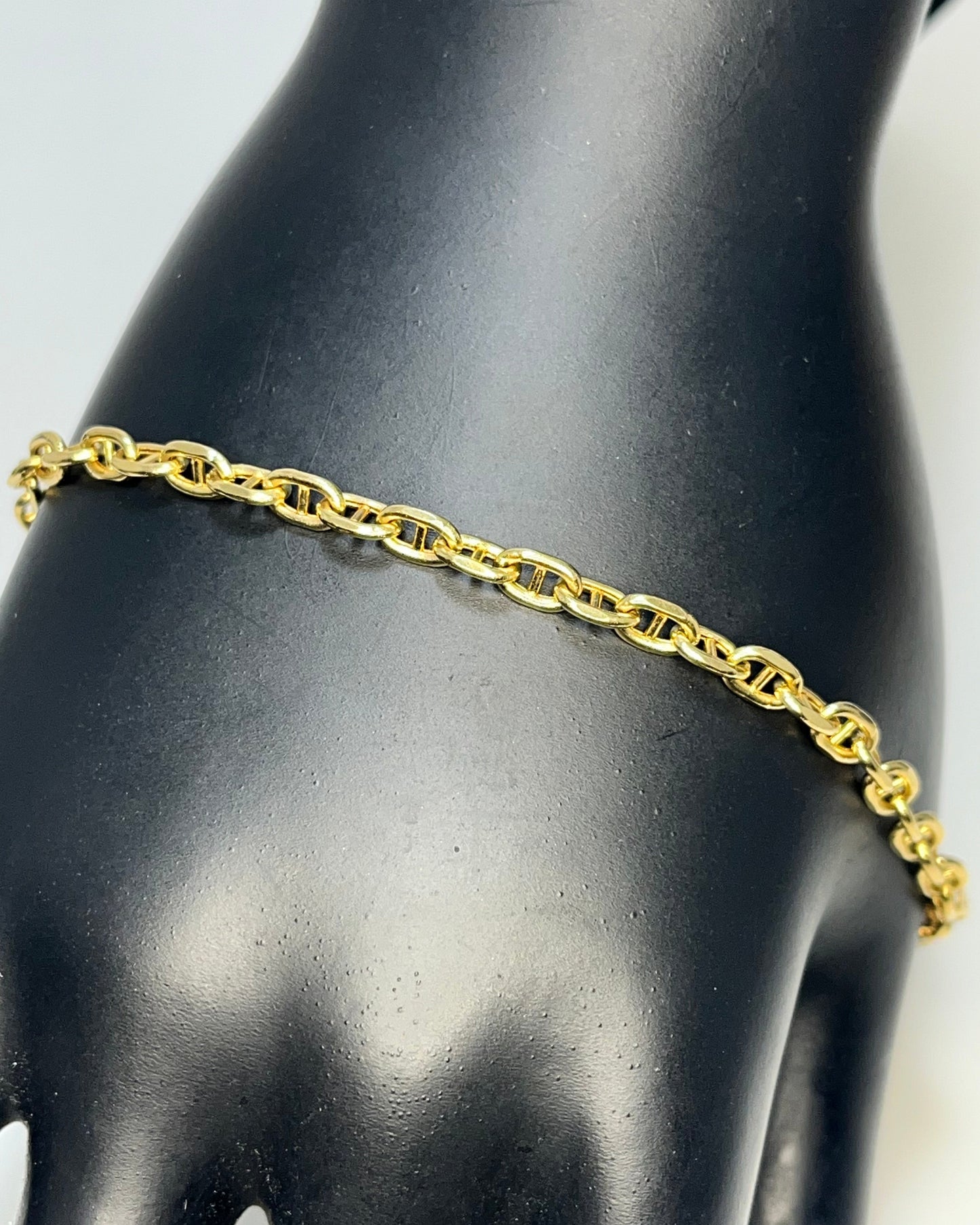 Button Link Bracelet 18K Gold