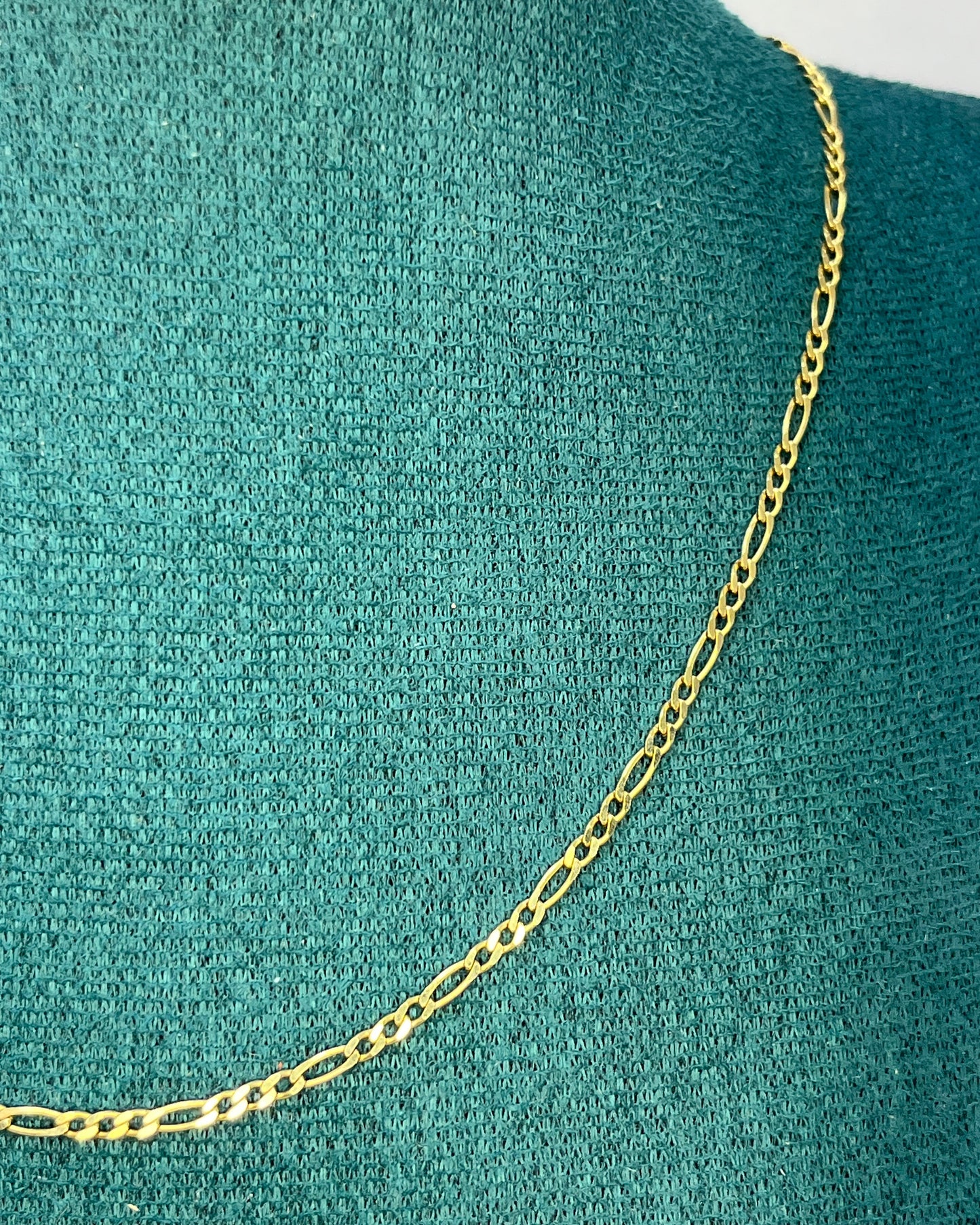 Cadena Fígaro Delgada 18" Oro 14K