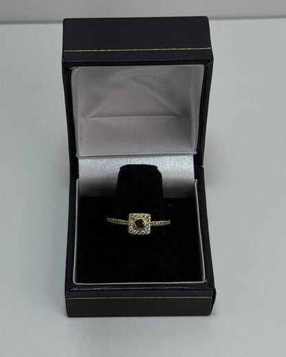 Cuadro Piedra Verde Anillo Solitario Cover Gold