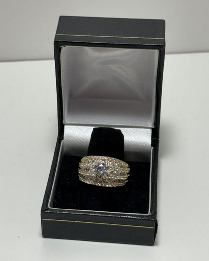 Princesa Gruesa Tenis Anillo Cóctel Cover Gold