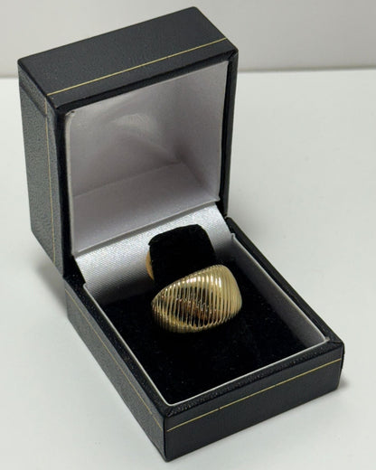 A Rayas Anillo Banda Cover Gold