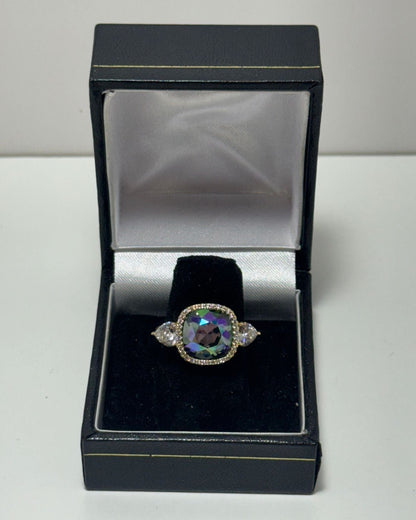 Tres Piedras Cristal Swueco Tornasolado Anillo Cover Gold