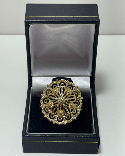 Encaje Elegante Anillo Cóctel Gold Cover