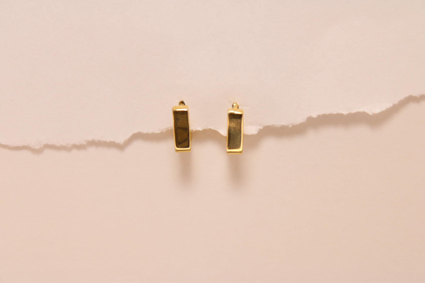 18K Gold Square Earrings – Geometric Elegance