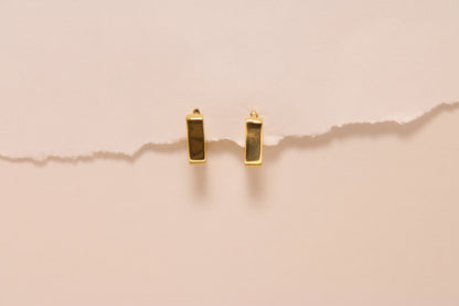 18K Gold Square Earrings – Geometric Elegance