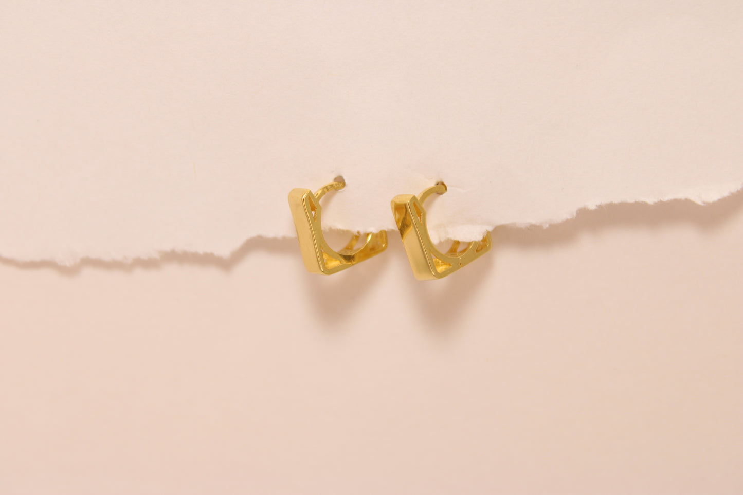 18K Gold Square Earrings – Geometric Elegance