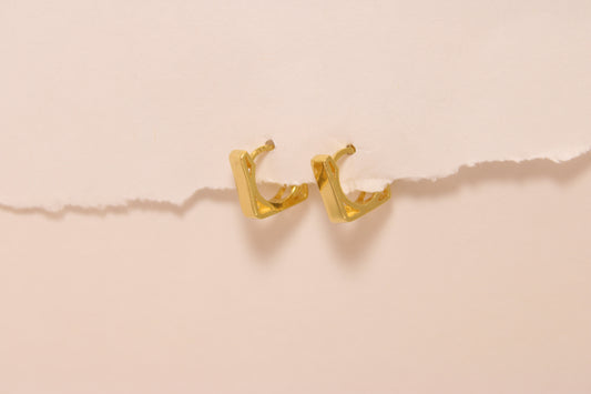 18K Gold Square Earrings – Geometric Elegance