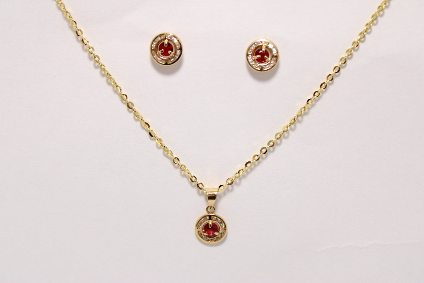 18K Gold Red Zircon Jewelry Set – Pendant, Earrings & Chain
