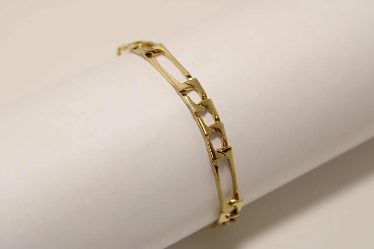 14K Yellow Gold Long-Link Figaro Bracelet 7inch 6.5mm