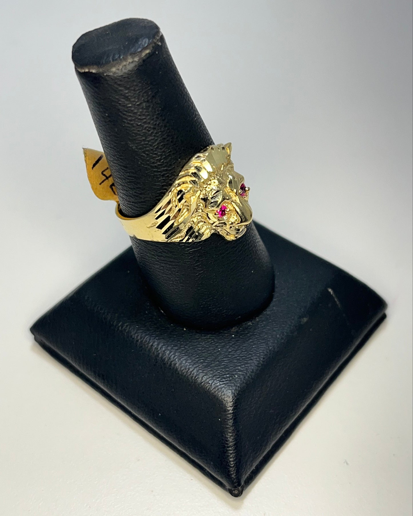 Cabeza León Ojos Rosa Anillo de Hombre Oro 14K