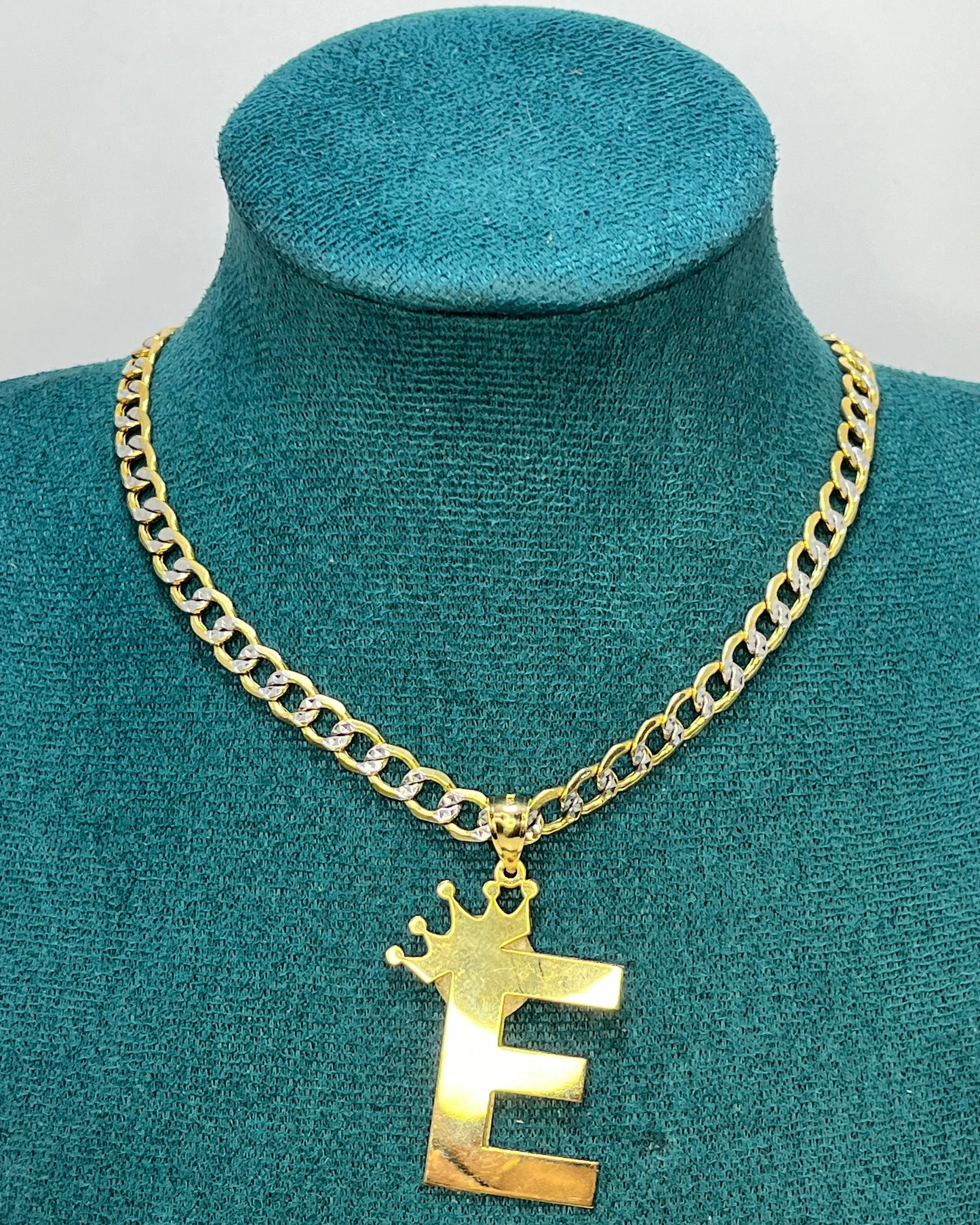 Corona Letra E Colgante Oro 14K