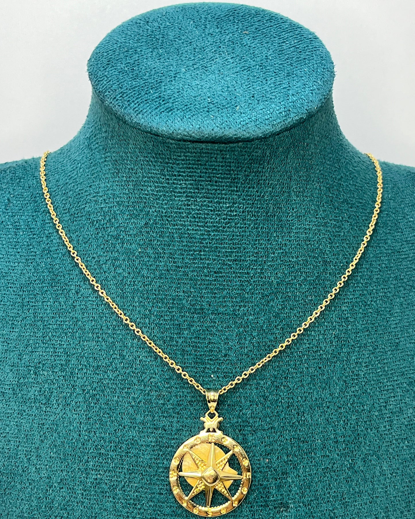 Colgante Brújula Oro 18K