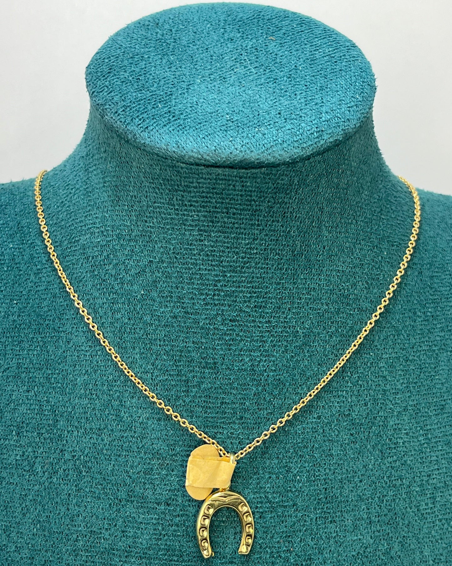 Horseshoe Pendant 18K Gold