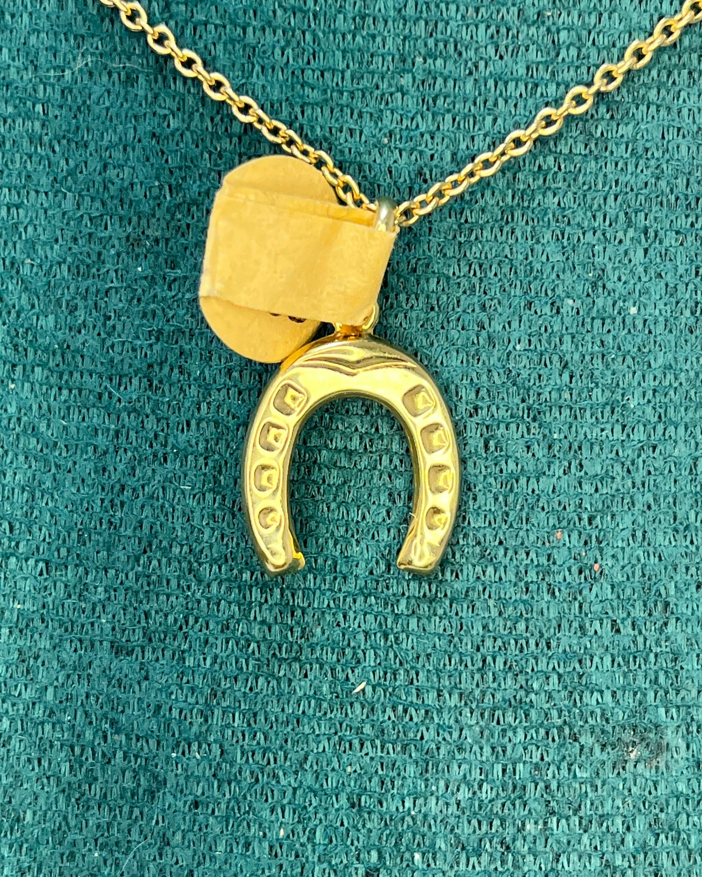 Horseshoe Pendant 18K Gold