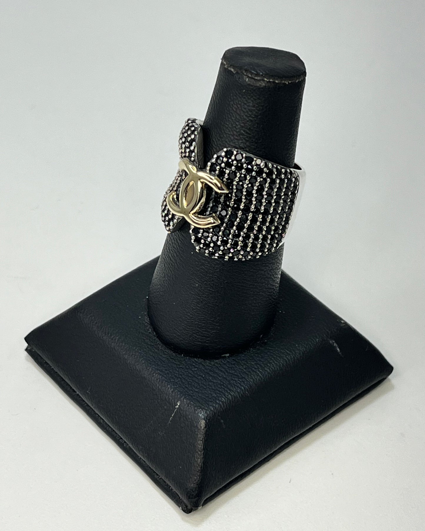 Anillo Cóctel CC Negro Oro-Plata