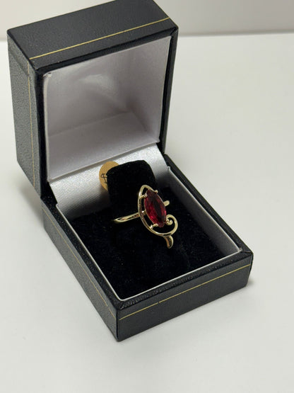 Piedra Rosa Corte Marquise Anillo Cover Gold