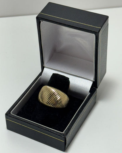 A Rayas Anillo Banda Cover Gold