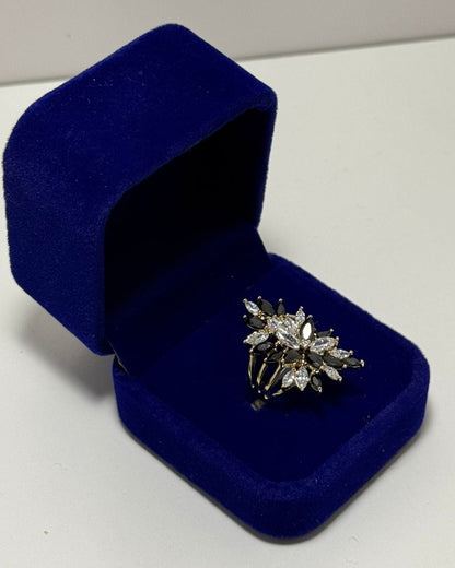 Hojas Blancas y Negras Anillo Cover Gold